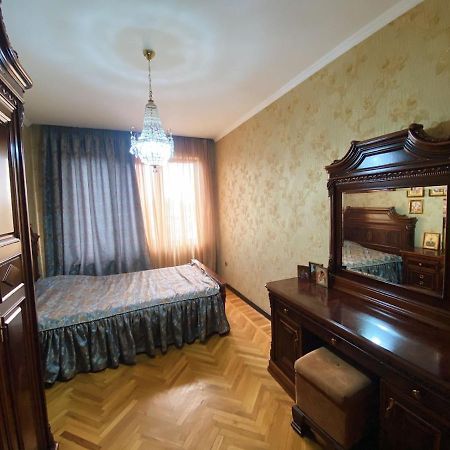 Большая Четырехкомнатная Квартира С Двумя Балконами У Моря В Центре Сухума,В Абхазии Sukhumi Eksteriør bilde